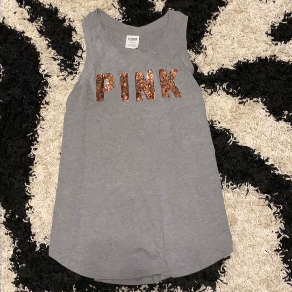 grey athletic tank top